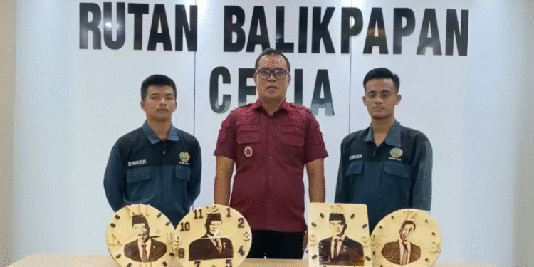 Kreatif dan Inspiratif, Warga Binaan Rutan Balikpapan Ciptakan Lukisan Kayu Bakar Presiden Prabowo