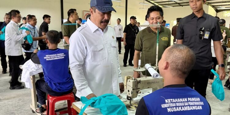 Tinjau BLK Nusakambangan, Menteri Agus Dorong SDM Unggul dan Berdaya Saing