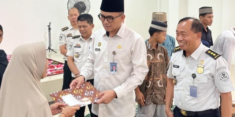 Tasyakuran Kantor Baru, Kanwil Imigrasi Maluku Utara Santuni Anak Yatim