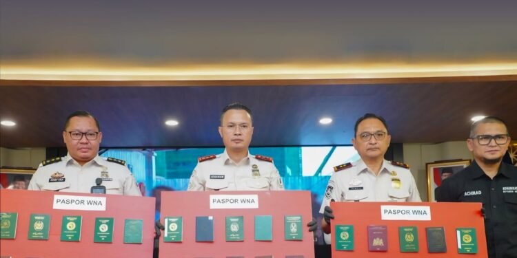 Operasi Wirawaspada 2026, Imigrasi Bongkar Ratusan WNA Bermasalah di Indonesia